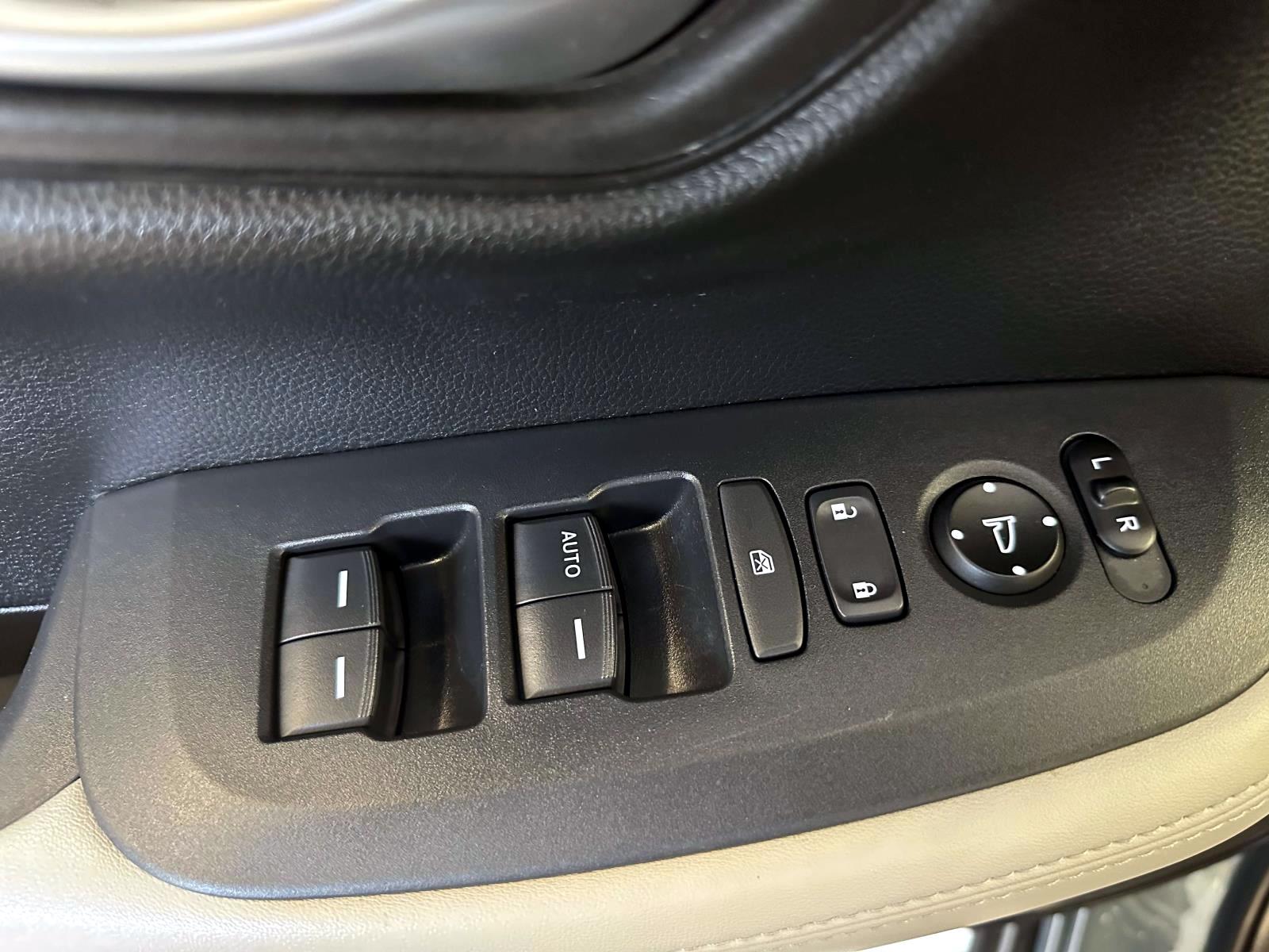 Used 2023 Nordic Forest Pearl Honda LX AWD CVT image 14