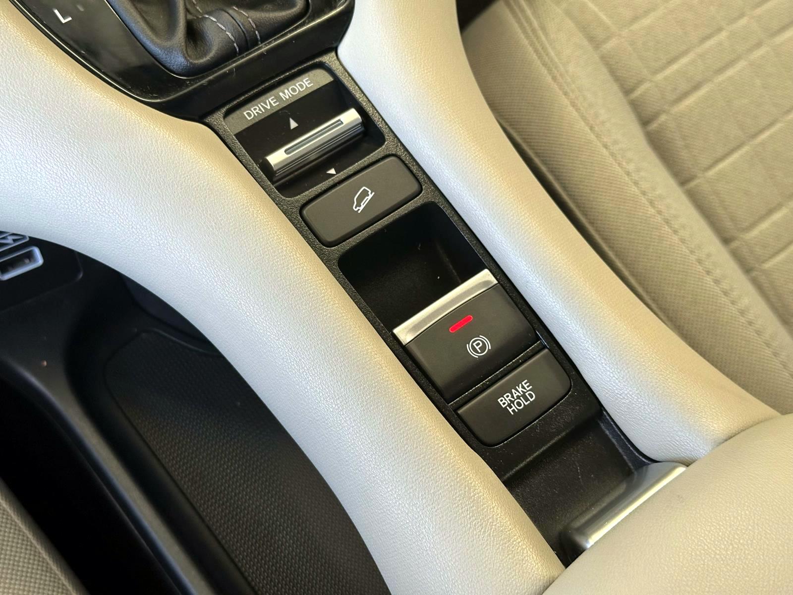 Used 2023 Nordic Forest Pearl Honda LX AWD CVT image 28