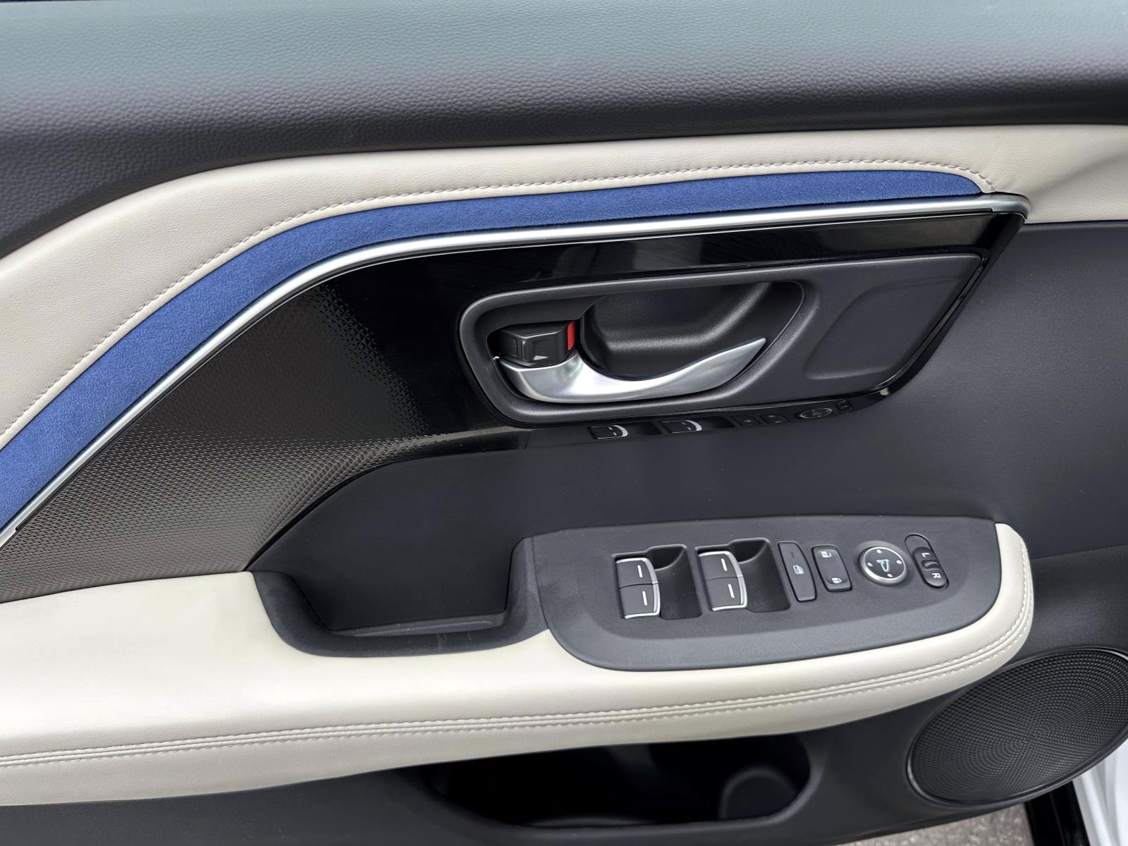 Certified Used 2025 White Acura AWD w/A-Spec Package image 17