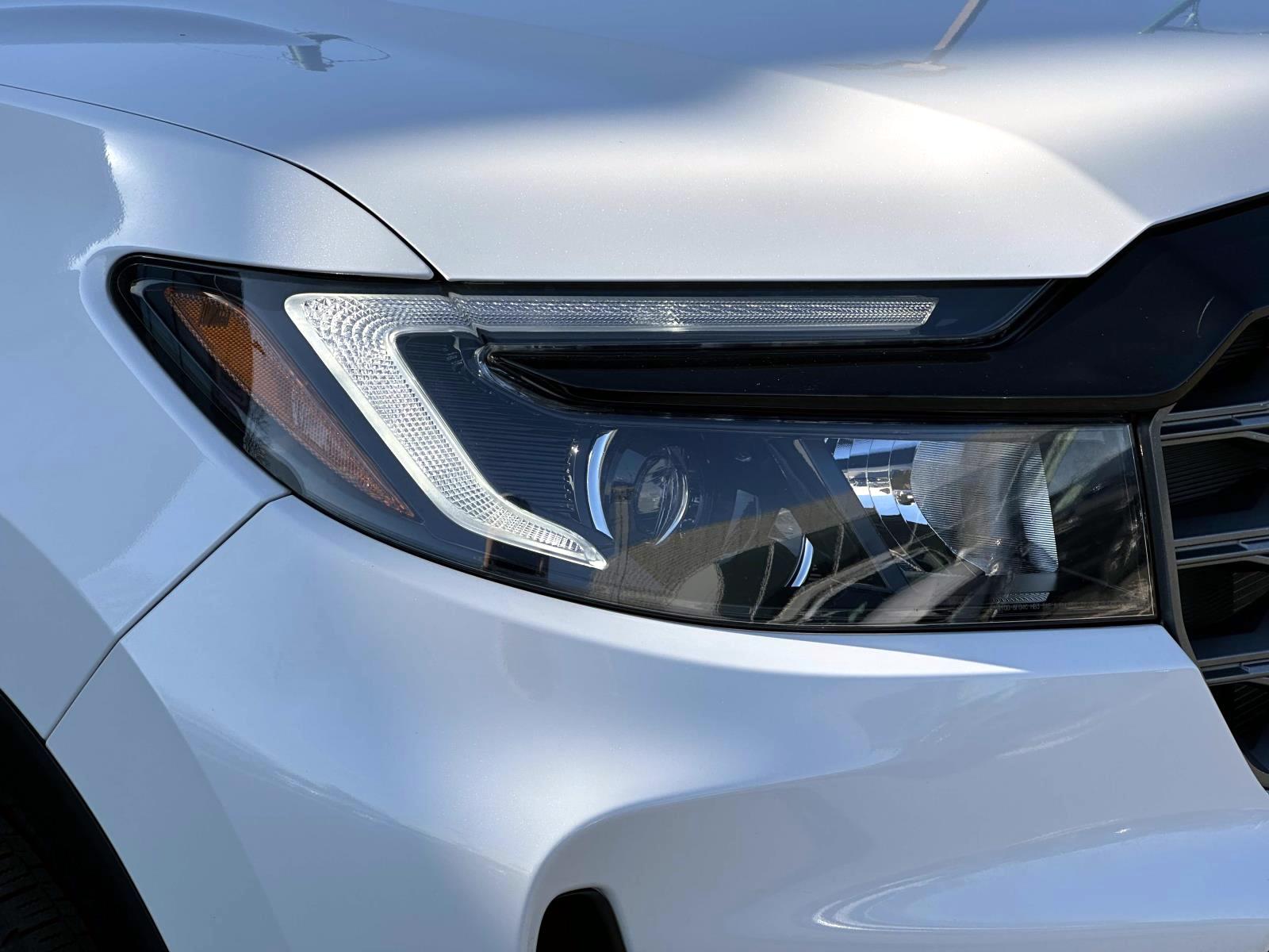 Used 2023 White Honda TrailSport AWD image 7