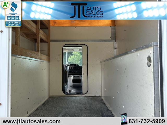 2013 Ford Econoline Commercial Cutaway E-350 Super Duty 138