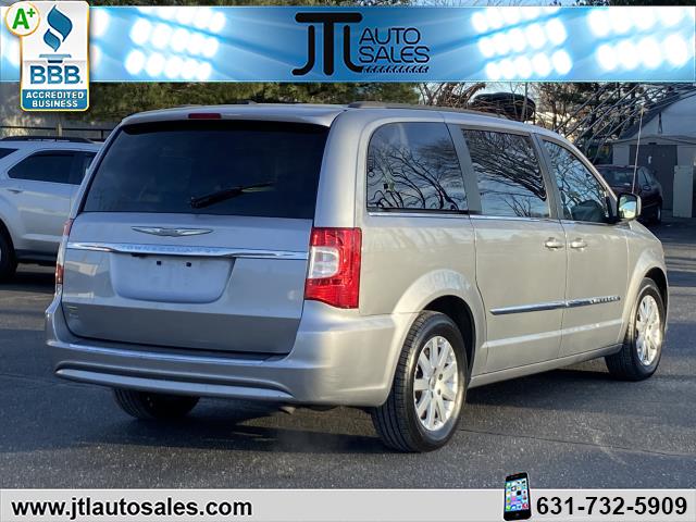 2016 Chrysler Town & Country 4dr Wgn Touring photo