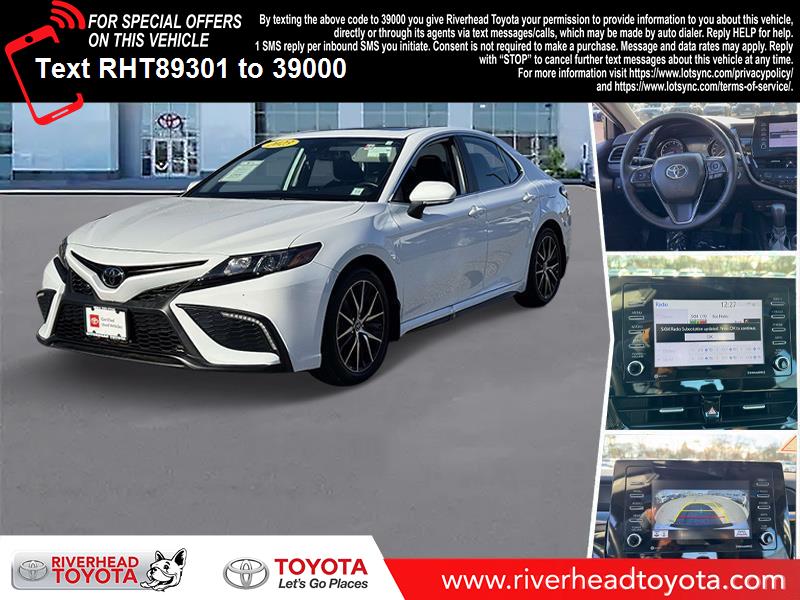 2023 Toyota Camry SE's photo