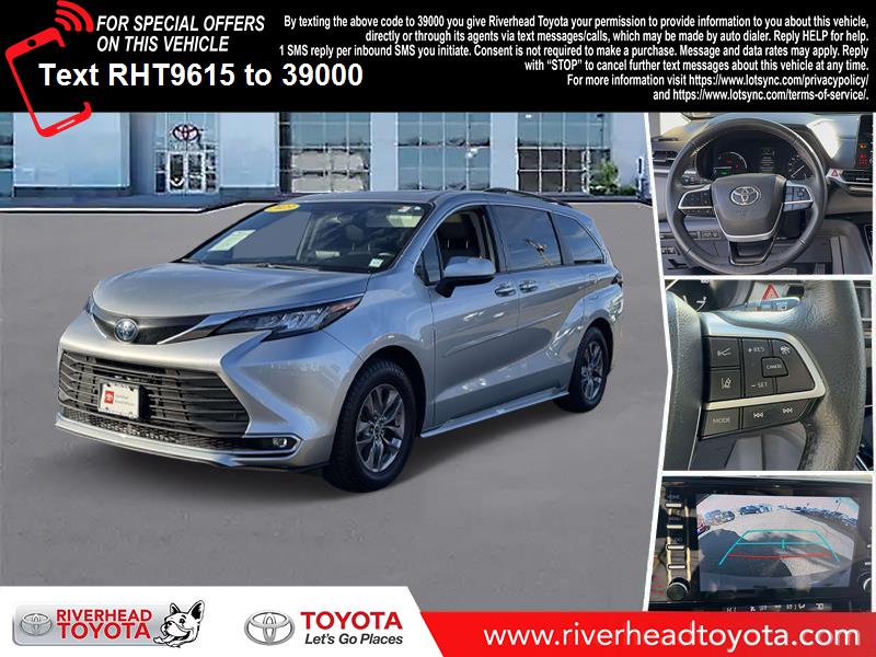 2023 Toyota Sienna XLE's photo