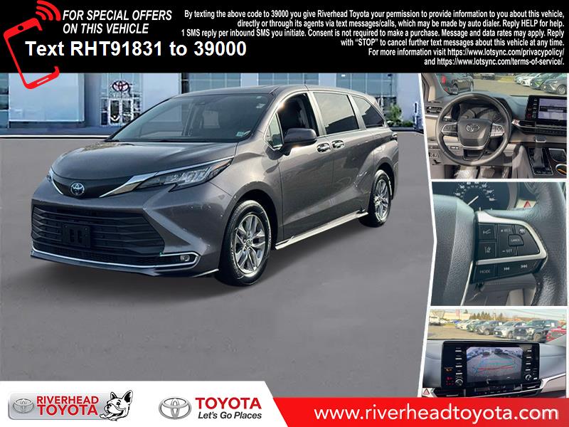 2023 Toyota Sienna XLE's photo