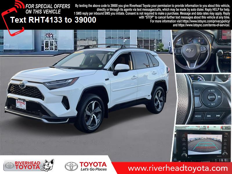 2022 Toyota RAV4 SE's photo