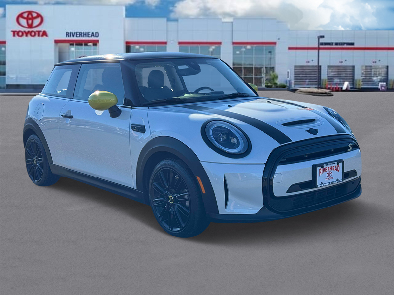 Used 2024 MINI Hardtop 2 Door SE with VIN WMW13DJ03R2U60687 for sale in Riverhead, NY
