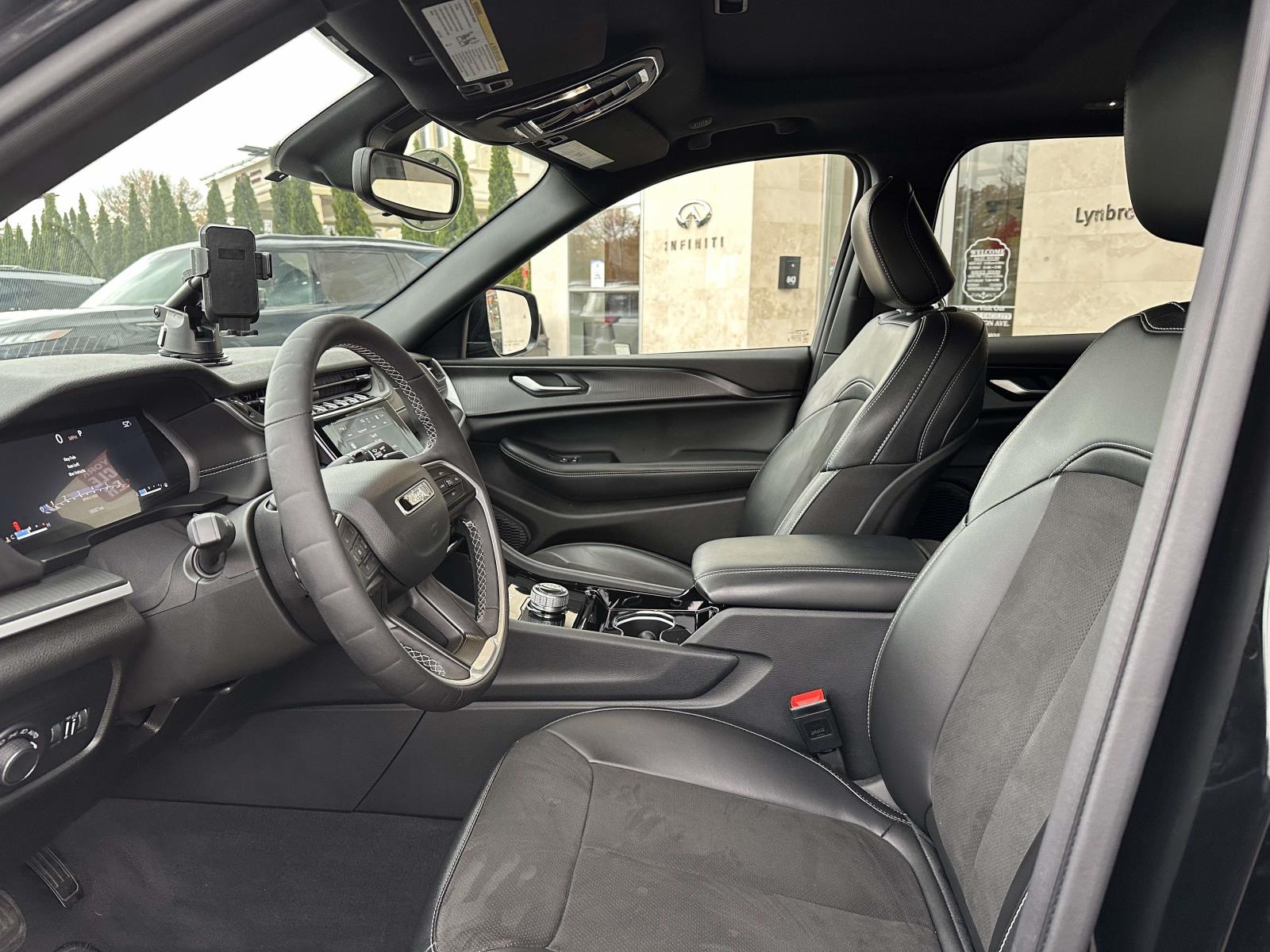 used 2023 Jeep Grand Cherokee car, priced at $33,095