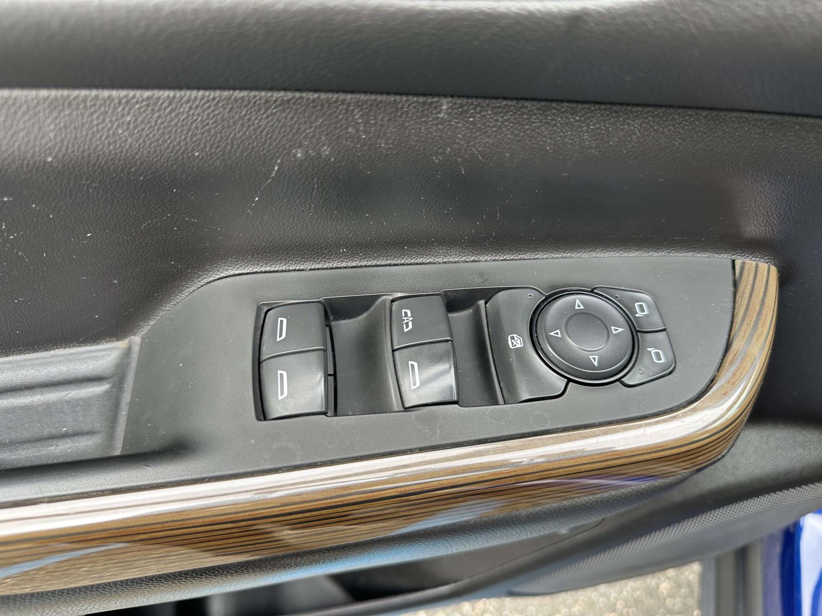 used 2023 GMC Acadia car, priced at $29,017