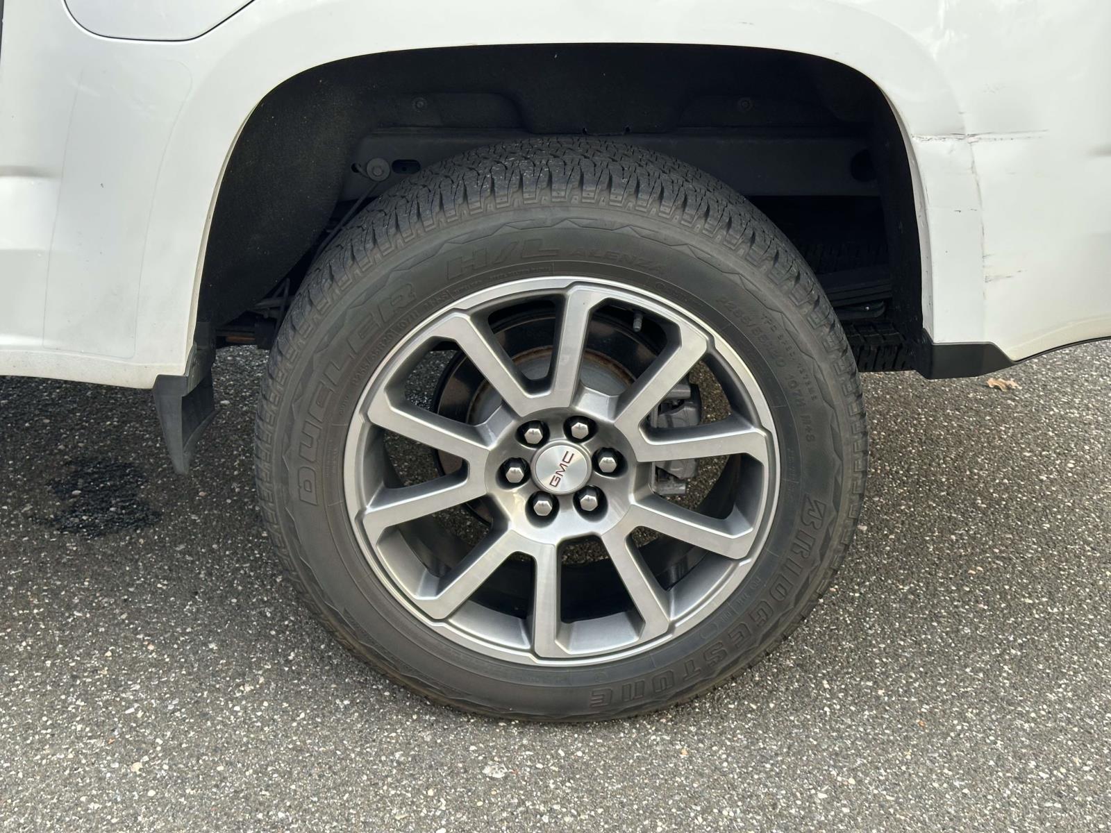 used 2022 GMC Canyon car, priced at $34,528