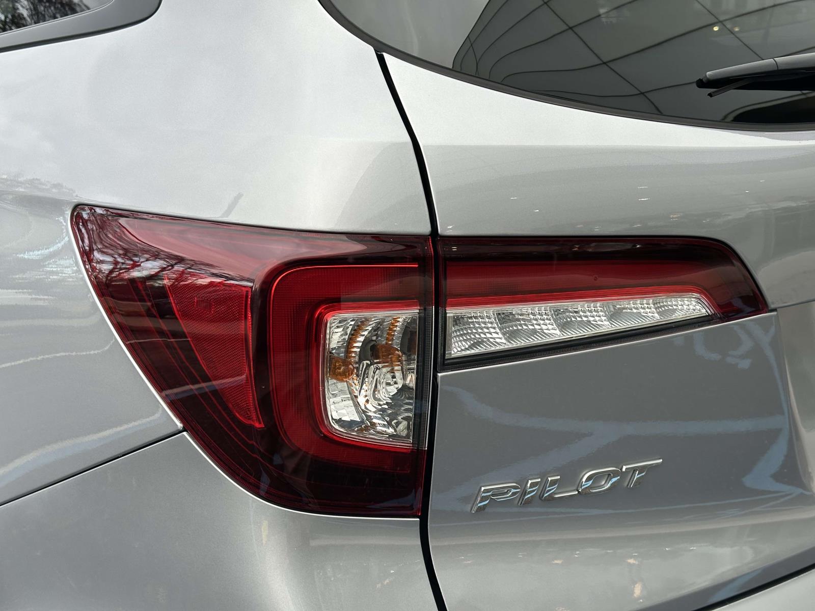 used 2022 Honda Pilot car, priced at $29,995