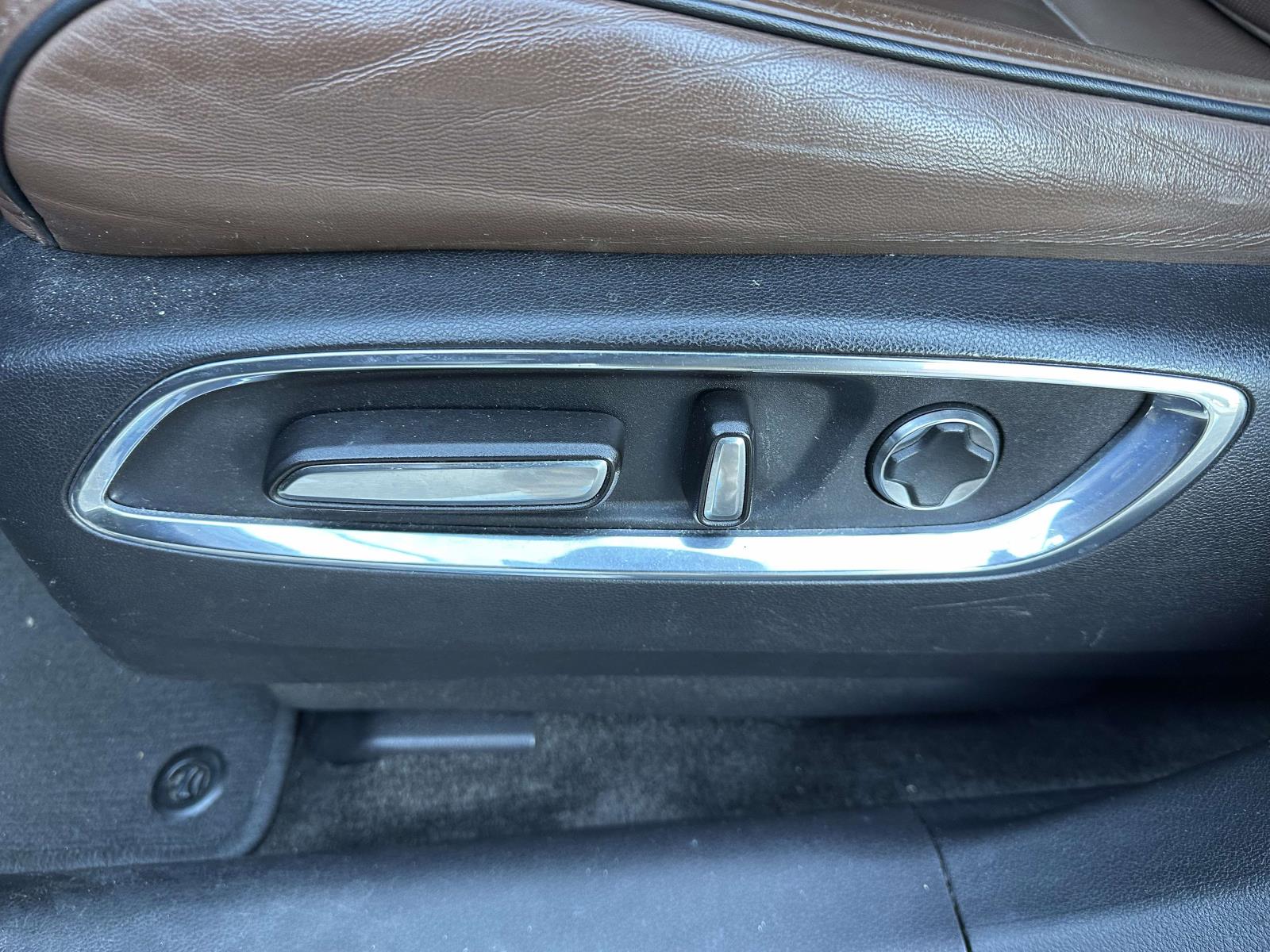 used 2019 Acura MDX car, priced at $25,674