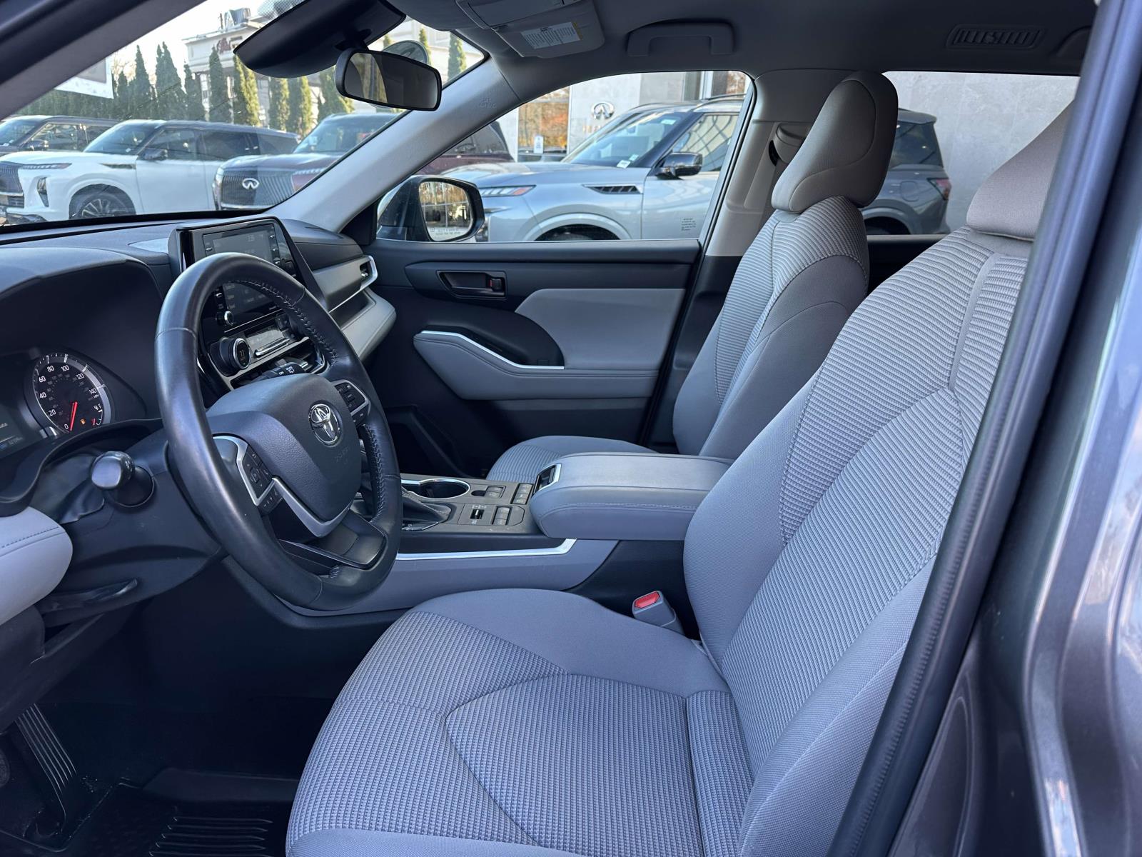 used 2022 Toyota Highlander car, priced at $35,755