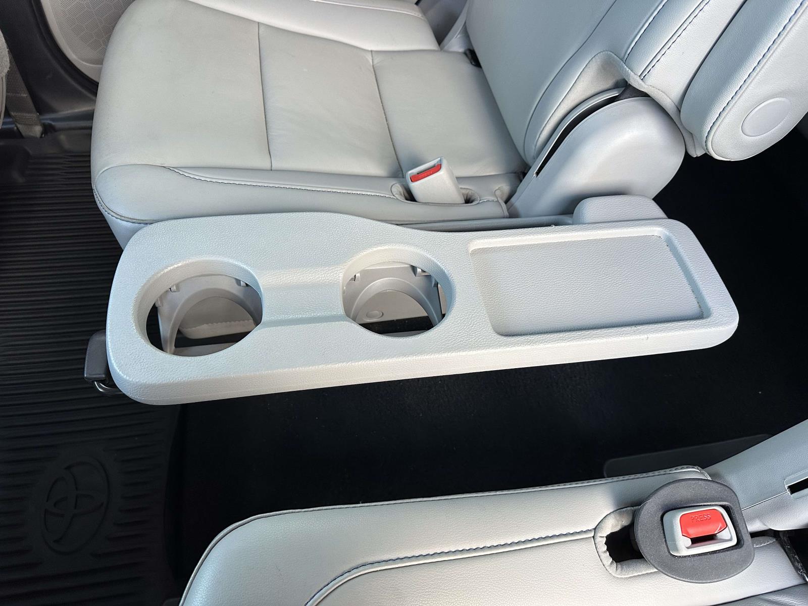 used 2019 Toyota Highlander car, priced at $25,232