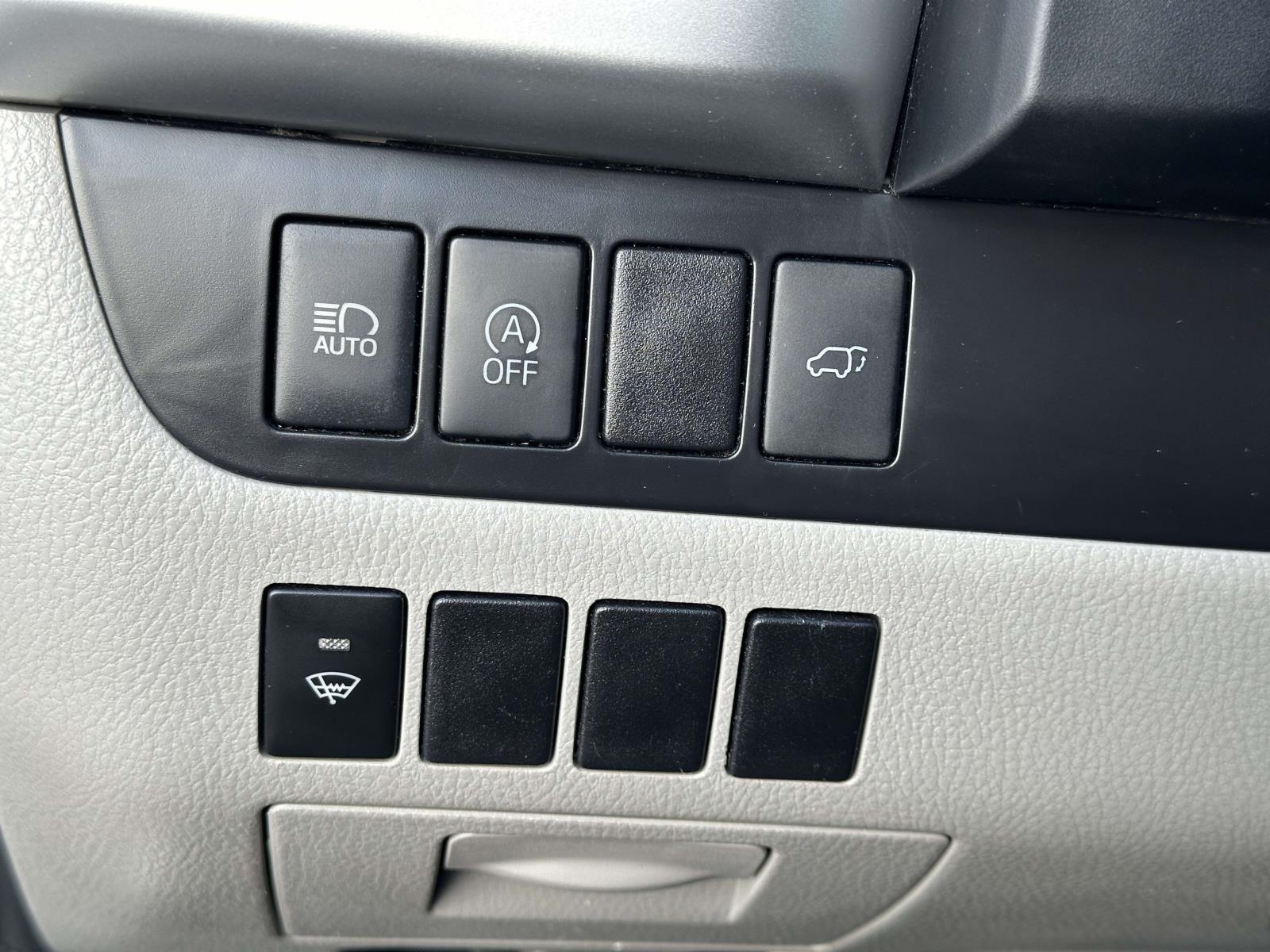 used 2019 Toyota Highlander car, priced at $25,232